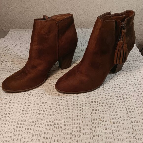 Merona women's chocolate brown faux suede zipper tassel ankle boots sz 11 - NWOT - Picture 1 of 10